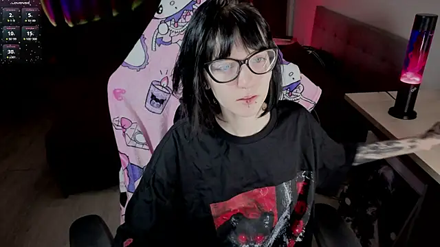 HazelTompson online show from 5, 3, 2026