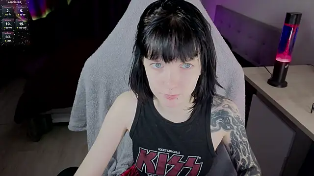 HazelTompson online show from 1, 3, 2026