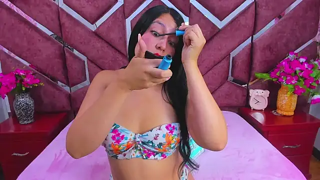 Mia Sweet 20 online show from 10, 11, 2025