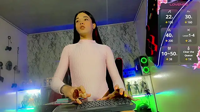 Madison Mujica online show from 5, 11, 2025