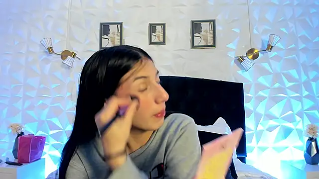 Snapshot of Sophie_Beaumont chatting on 20, 9, 2025 Sophie Beaumont online show from 20, 9, 2025
