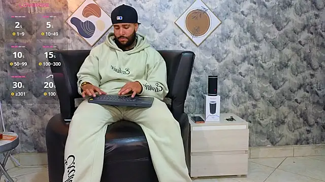 Snapshot of Apolo_rousse1 chatting on 2, 2, 2026 Apolo rousse1 online show from 2, 2, 2026