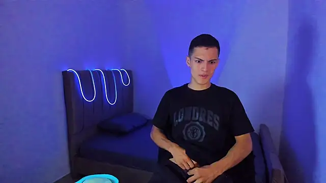 Snapshot of Matiius18 chatting on 23, 7, 2026 Matiius18 online show from 23, 7, 2026