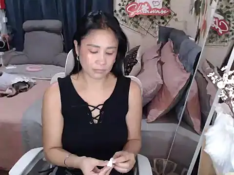 Snapshot of Shiawase1125 chatting on 6, 11, 2025 Shiawase1125 online show from 6, 11, 2025