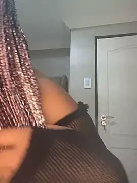 BQueen223 online show from 17, 11, 2025