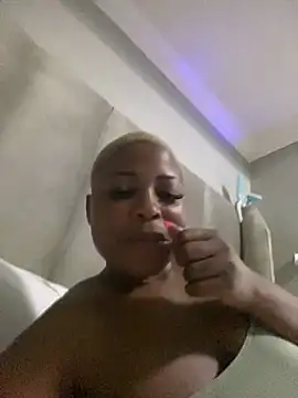 BQueen223 online show from 18, 12, 2025