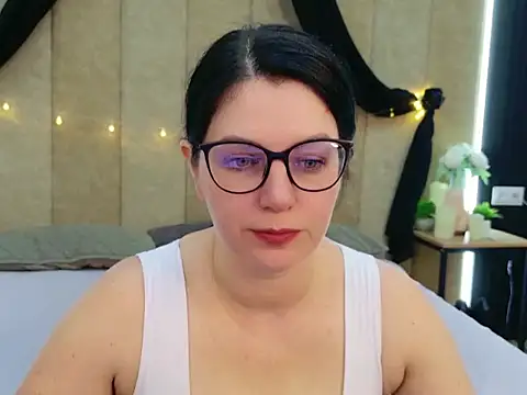 Nina Stane online show from 16, 10, 2025