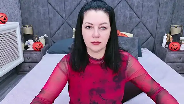 Nina Stane online show from 4, 11, 2025