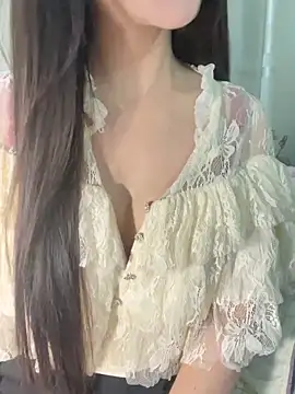 Snapshot of Dior_baby chatting on 11, 11, 2025 Dior baby online show from 11, 11, 2025