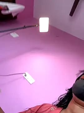 Neha18 online show from 8, 10, 2025