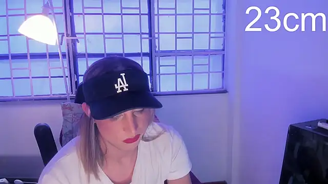 Snapshot of angelgoald1 chatting on 11, 9, 2025 angelgoald1 online show from 11, 9, 2025
