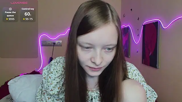 AliceHaris online show from 4, 10, 2025