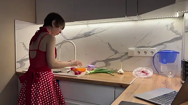 daniellia  online show from 21, 4, 2026