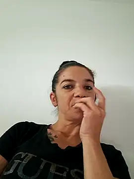 Snapshot of alinaalinutzq chatting on 24, 9, 2025 alinaalinutzq online show from 24, 9, 2025