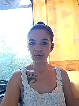 Snapshot of alinaalinutzq chatting on 22, 9, 2025 alinaalinutzq online show from 22, 9, 2025