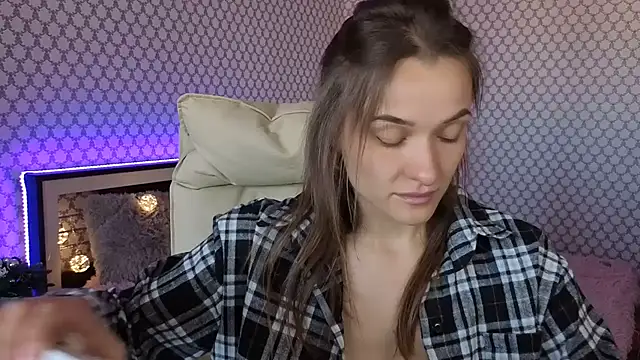 EmmySkyy online show from 11, 9, 2025