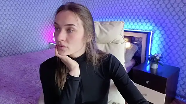 EmmySkyy online show from 3, 10, 2025
