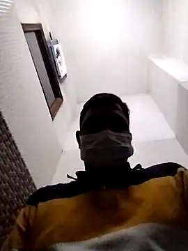 Snapshot of beena01 chatting on 11, 10, 2025 beena01 online show from 11, 10, 2025