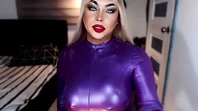 xTrixieMae online show from 12, 1, 2026