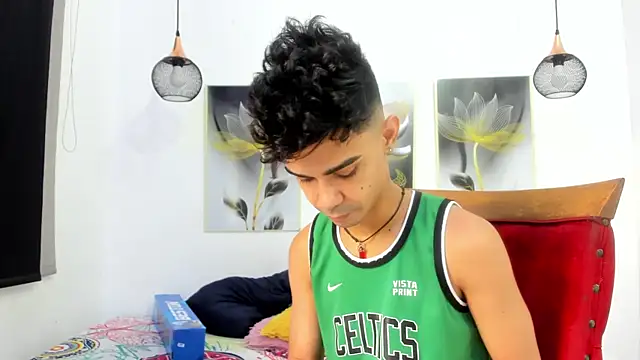 Violet Dream2 online show from 18, 4, 2026