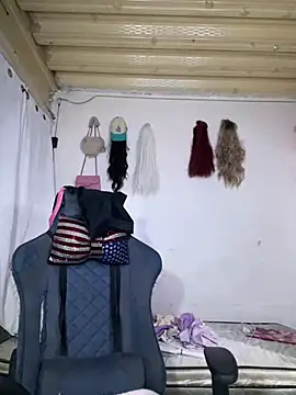 Violet Dream2 online show from 21, 4, 2026