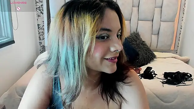 Kiara Cruz   online show from 15, 5, 2026