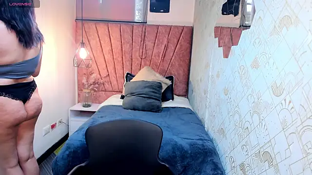 Kiara Cruz   online show from 27, 3, 2026