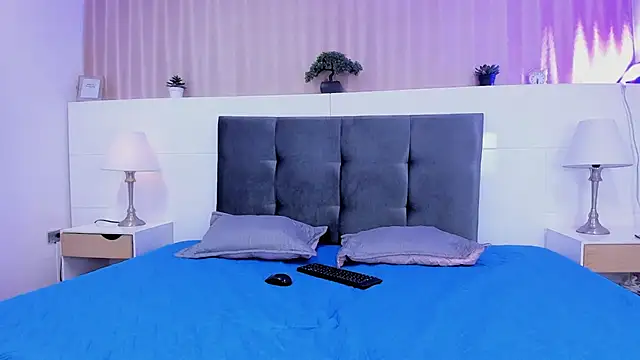 Couple h0t  online show from 23, 9, 2025