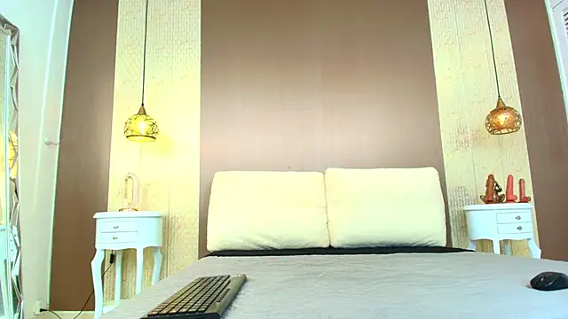 Tiifany Baker online show from 22, 10, 2025