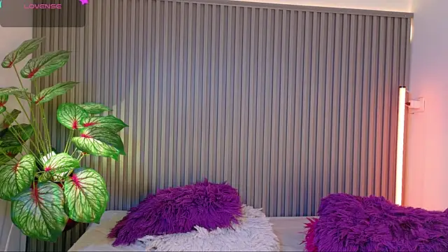 Celeste Presstigge online show from 19, 9, 2025