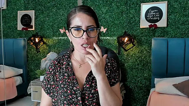 Linagh  online show from 22, 10, 2025