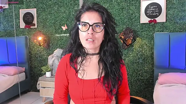 Linagh  online show from 5, 11, 2025