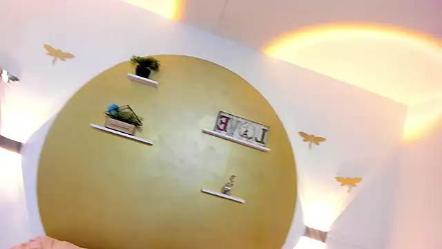 Bella  Lane online show from 16, 12, 2025