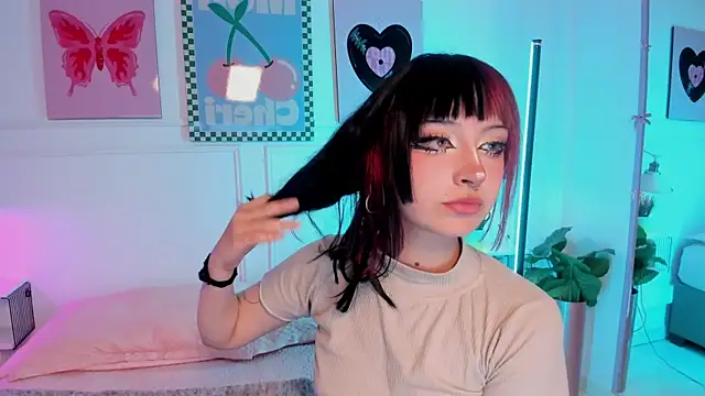 Zoe Lynch  online show from 16, 6, 2026