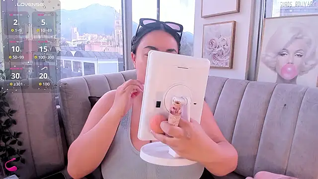 Snapshot of Zoey_thompson chatting on 9, 10, 2025 Zoey thompson online show from 9, 10, 2025