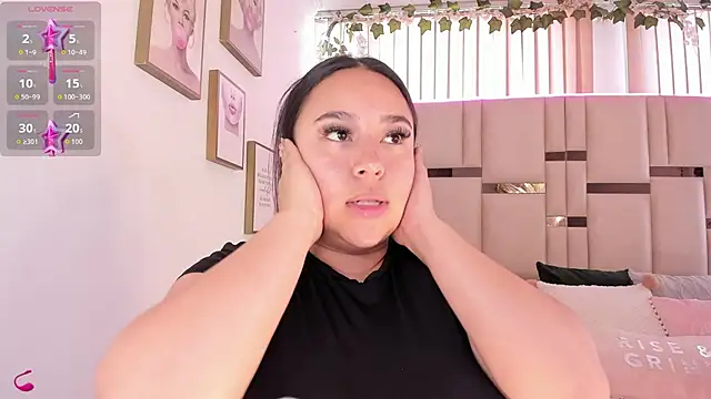 Snapshot of Zoey_thompson chatting on 19, 11, 2025 Zoey thompson online show from 19, 11, 2025