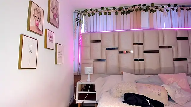 Zoey thompson online show from 9, 3, 2026