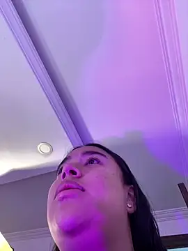 Zoey thompson online show from 16, 4, 2026