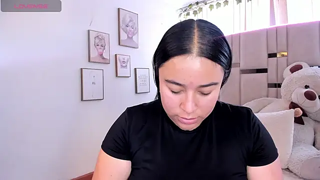 Zoey thompson online show from 4, 7, 2026