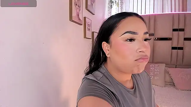 Snapshot of Zoey_thompson chatting on 3, 11, 2025 Zoey thompson online show from 3, 11, 2025