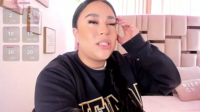 Snapshot of Zoey_thompson chatting on 26, 11, 2025 Zoey thompson online show from 26, 11, 2025