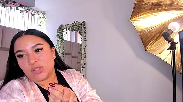 Zoey thompson online show from 17, 12, 2025