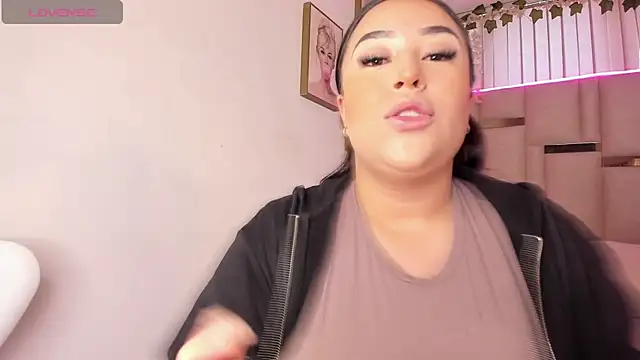 Snapshot of Zoey_thompson chatting on 15, 11, 2025 Zoey thompson online show from 15, 11, 2025