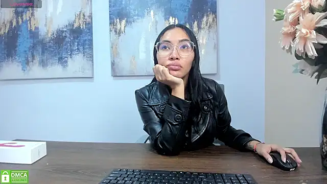 Snapshot of lucyy_liiuu chatting on 26, 10, 2025 lucyy liiuu online show from 26, 10, 2025