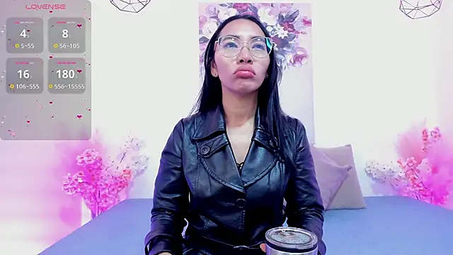 Snapshot of lucyy_liiuu chatting on 10, 11, 2025 lucyy liiuu online show from 10, 11, 2025