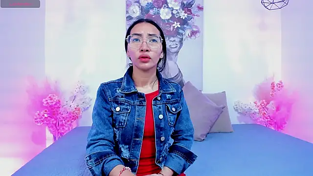 Snapshot of lucyy_liiuu chatting on 8, 11, 2025 lucyy liiuu online show from 8, 11, 2025