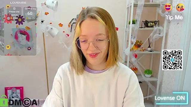 Snapshot of R0cket_bunny chatting on 22, 10, 2025 R0cket bunny online show from 22, 10, 2025