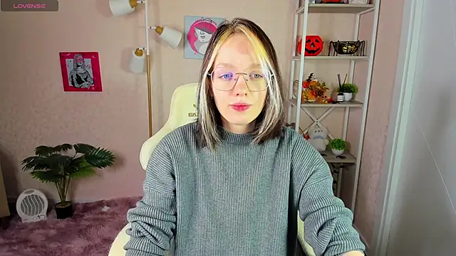 Snapshot of R0cket_bunny chatting on 21, 11, 2025 R0cket bunny online show from 21, 11, 2025