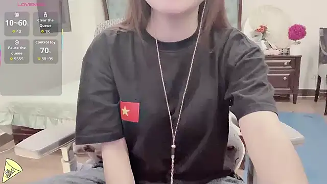 Snapshot of lulu404 chatting on 2, 12, 2025 lulu404 online show from 2, 12, 2025