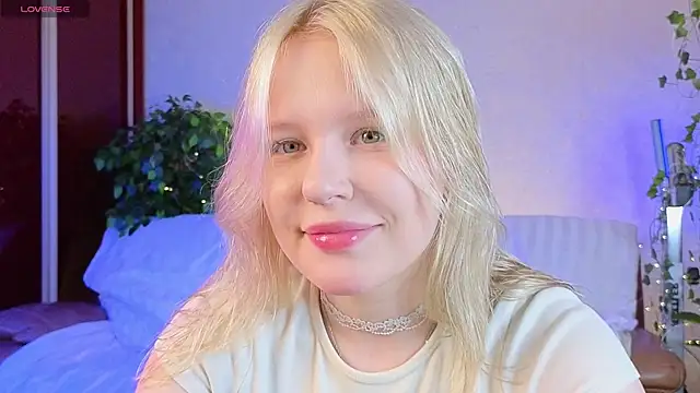 Mila Lioness online show from 11, 9, 2025